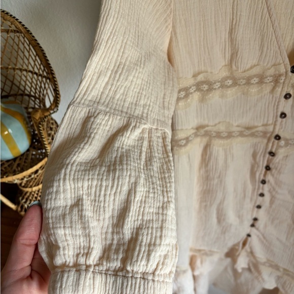 Bohemian Cream Listicle Button-up midi dress with Lace details in size medium - Picture 4 of 10